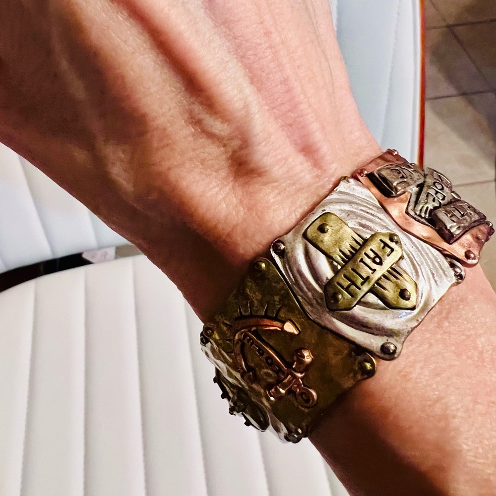 Women Mixed Metal Bracelet
